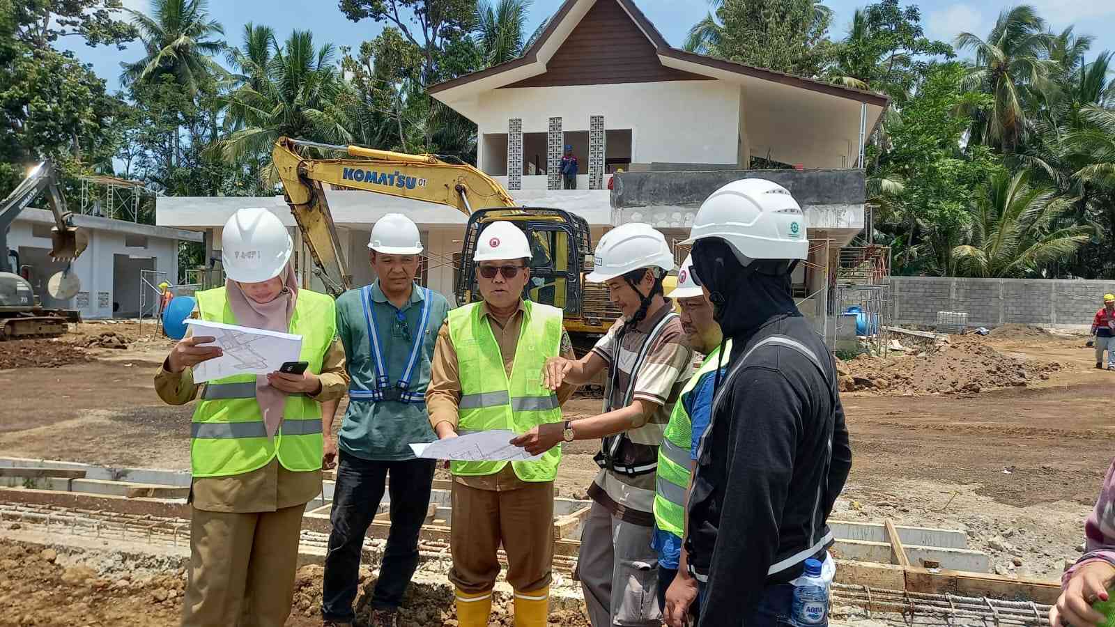 Peninjauan-Progres-pembangunan-TPS3R-Balak-di-Desa-Balak-Kecamatan-Songgon-2-1